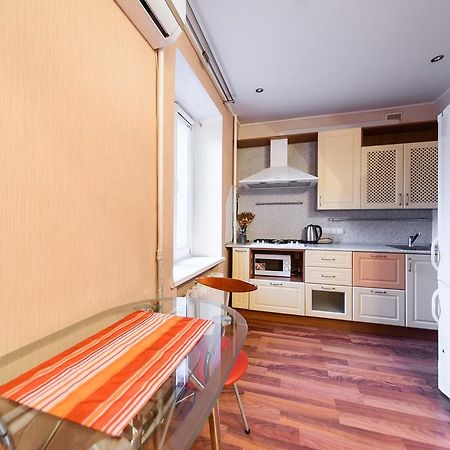 Apartment On Hryhoriia Chuprynky Kiev Dış mekan fotoğraf