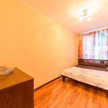 Apartment On Hryhoriia Chuprynky Kiev Dış mekan fotoğraf