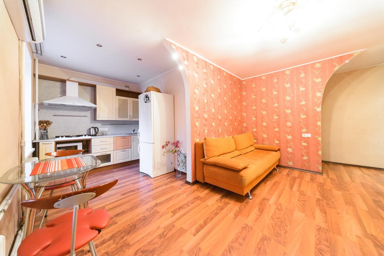 Apartment On Hryhoriia Chuprynky Kiev Dış mekan fotoğraf
