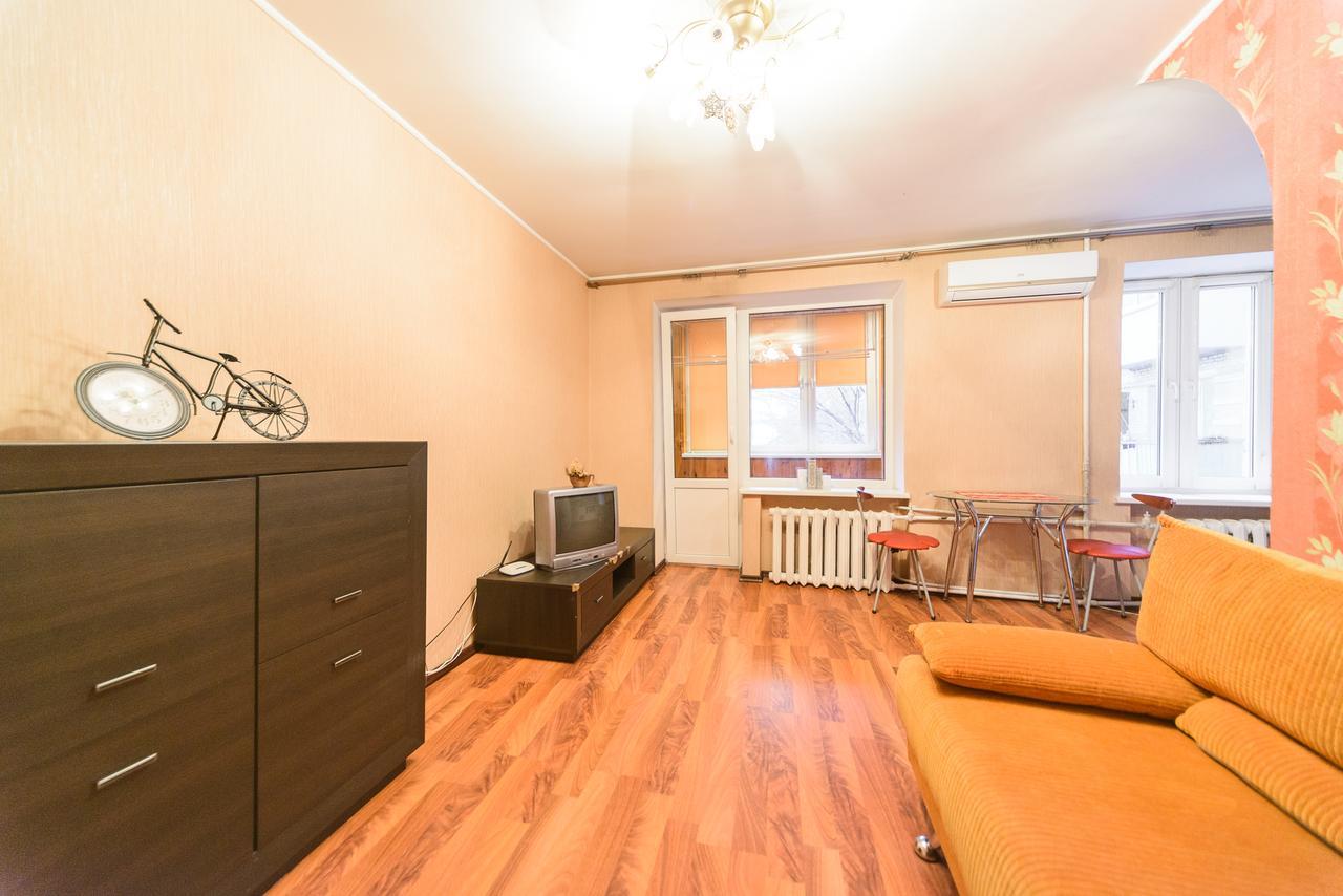 Apartment On Hryhoriia Chuprynky Kiev Dış mekan fotoğraf