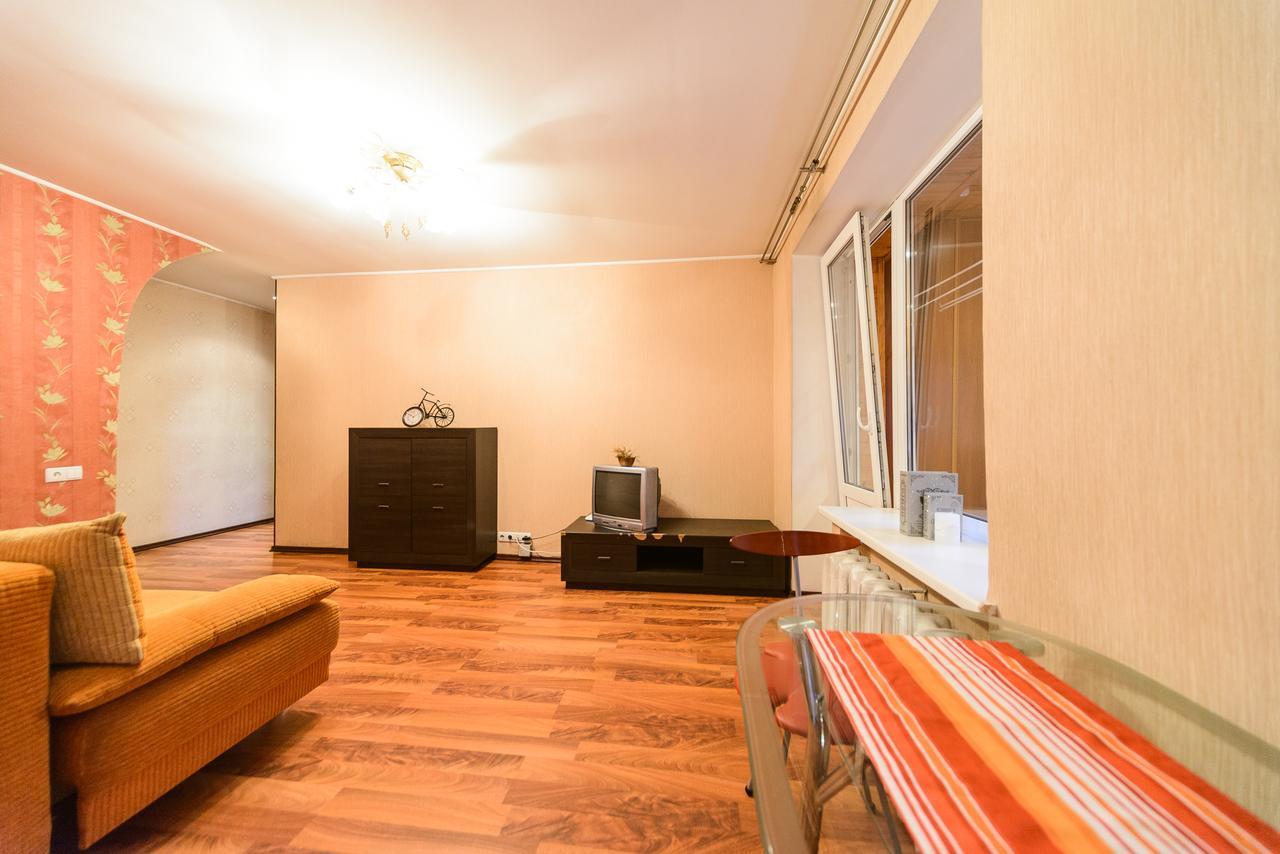 Apartment On Hryhoriia Chuprynky Kiev Dış mekan fotoğraf